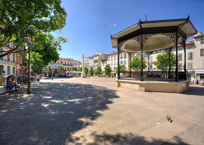 Duplex Mezzanine Near Shops & Cafes Διαμέρισμα Αντίμπ