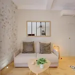 Duplex Mezzanine Near Shops & Cafes アパート