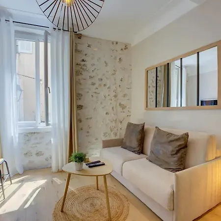 Apartment Duplex Mezzanine Near Shops & Cafes