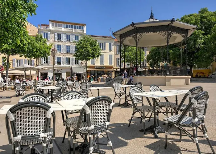 Duplex Mezzanine Near Shops & Cafes Апартаменти Антіб